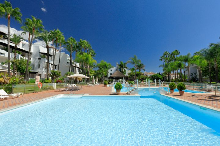Appartement à Marina de Puente Romano - Maison moderne sur mesure avec vue sur la mer