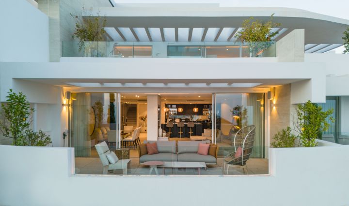 Jasmine Heights - Stylish Premium Property Frontline Golf