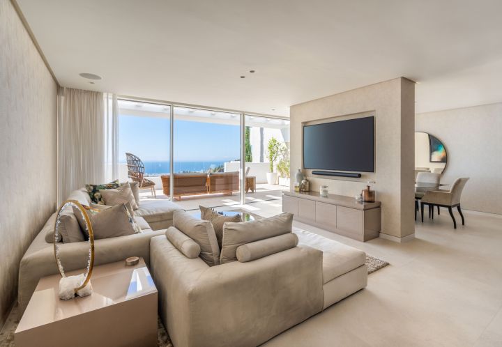 Jasmine Heights - Stylish Premium Property Frontline Golf