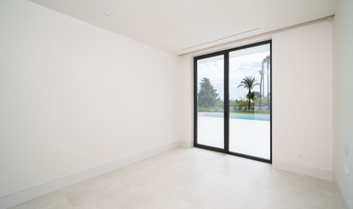 Villa avec 4 chambres et 4 salles de bain - Propriété contemporaine élégante avec finitions haut de gamme à Paraiso Alto