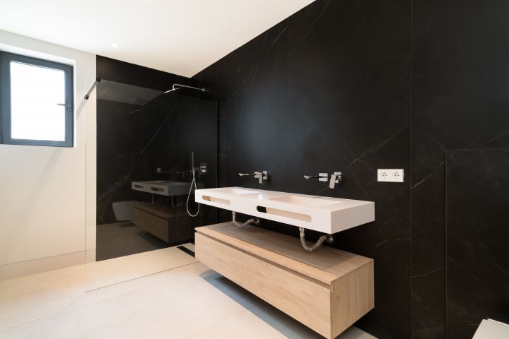 Villa avec 4 chambres et 4 salles de bain - Propriété contemporaine élégante avec finitions haut de gamme à Paraiso Alto
