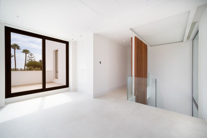 Villa avec 4 chambres et 4 salles de bain - Propriété contemporaine élégante avec finitions haut de gamme à Paraiso Alto