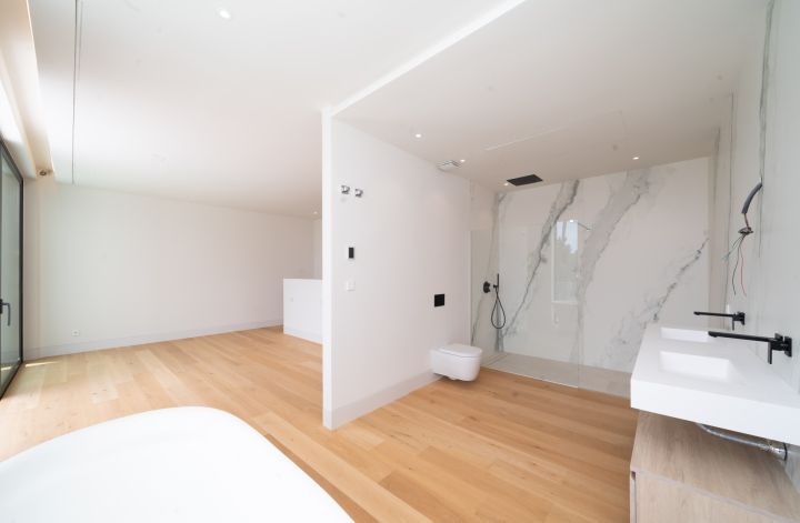 Villa avec 4 chambres et 4 salles de bain - Propriété contemporaine élégante avec finitions haut de gamme à Paraiso Alto