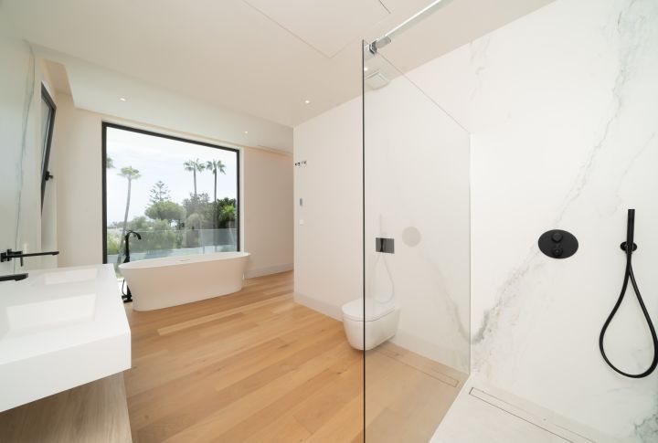 Villa avec 4 chambres et 4 salles de bain - Propriété contemporaine élégante avec finitions haut de gamme à Paraiso Alto