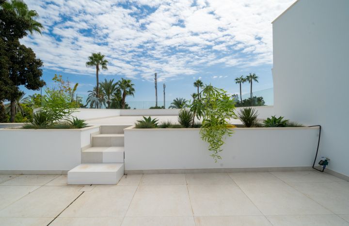 Villa avec 4 chambres et 4 salles de bain - Propriété contemporaine élégante avec finitions haut de gamme à Paraiso Alto