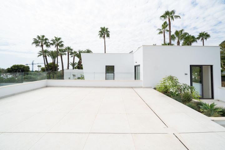 Villa avec 4 chambres et 4 salles de bain - Propriété contemporaine élégante avec finitions haut de gamme à Paraiso Alto