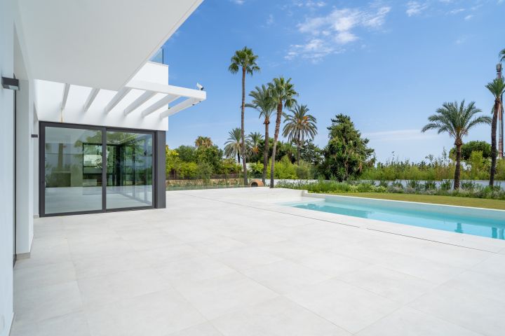 Villa avec 4 chambres et 4 salles de bain - Propriété contemporaine élégante avec finitions haut de gamme à Paraiso Alto