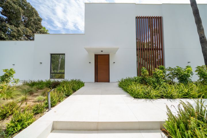 Villa avec 4 chambres et 4 salles de bain - Propriété contemporaine élégante avec finitions haut de gamme à Paraiso Alto