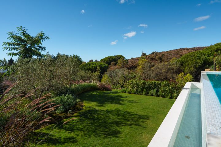 Villa Horizon - Unique Home in Marbella Hill Club