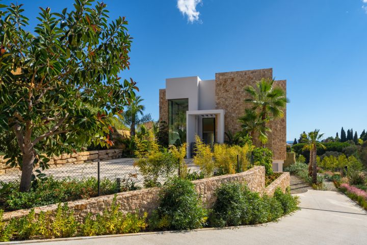 Villa Horizon - Unique Home in Marbella Hill Club