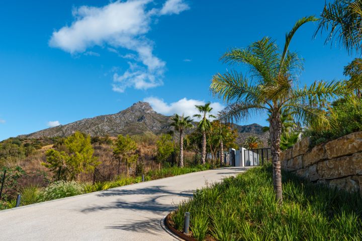 Villa Horizon - Unique Home in Marbella Hill Club