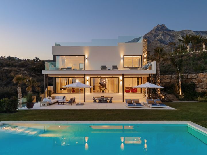 Villa Horizon - Unique Home in Marbella Hill Club