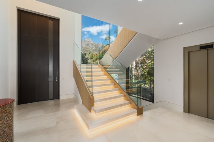 Villa Horizon - Unique Home in Marbella Hill Club