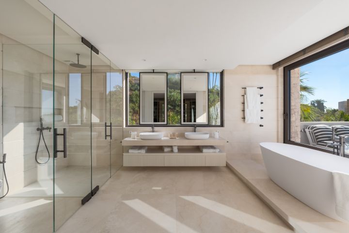 Villa Horizon - Unique Home in Marbella Hill Club
