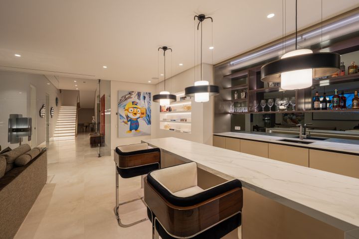 Villa Horizon - Unique Home in Marbella Hill Club