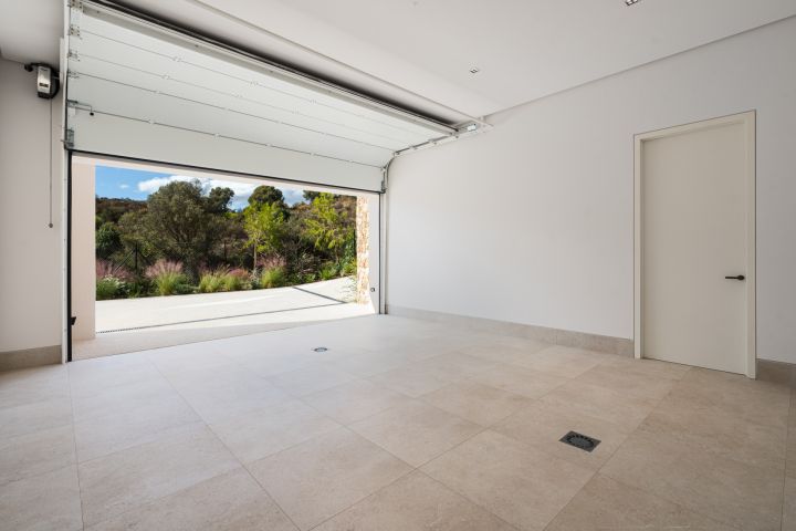 Villa Horizon - Unique Home in Marbella Hill Club