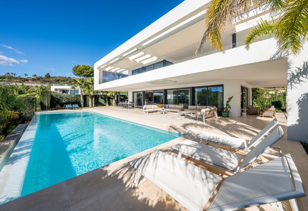 Casa Olivo - Stylish Villa with Stunning Sea Views
