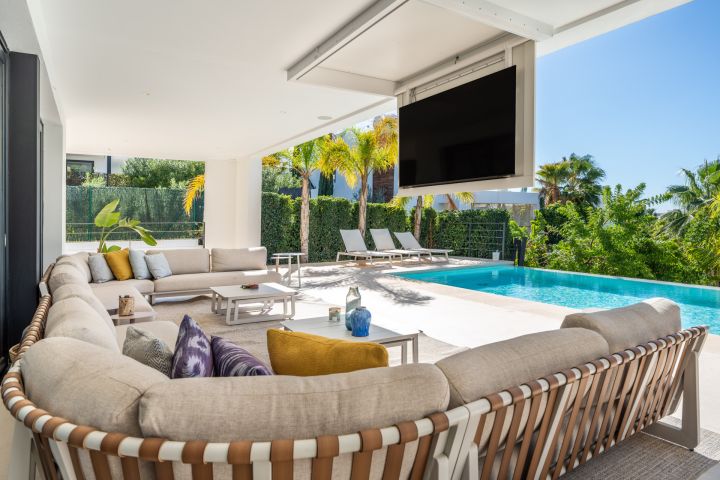 Casa Olivo - Stylish Villa with Stunning Sea Views