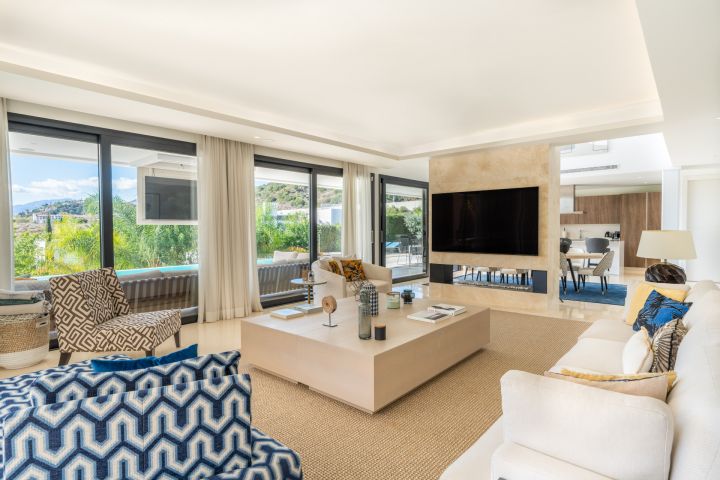 Casa Olivo - Stylish Villa with Stunning Sea Views