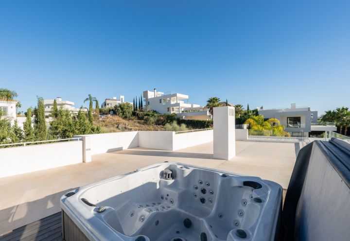 Casa Olivo - Stylish Villa with Stunning Sea Views