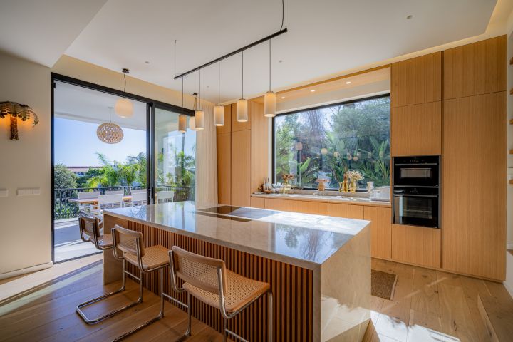 Herrojo 24 - Modern Exclusive Villa in a Gated Community in El Herrojo