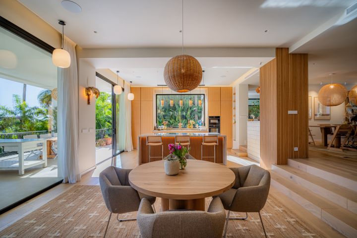 Herrojo 24 - Modern Exclusive Villa in a Gated Community in El Herrojo