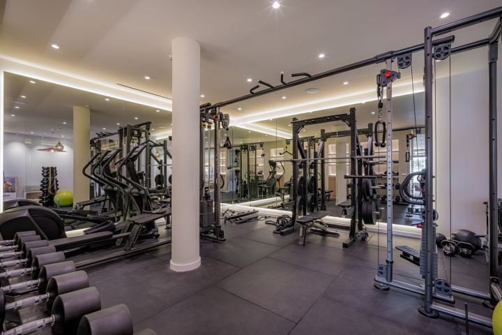 Herrojo 24 - Modern Exclusive Villa in a Gated Community in El Herrojo
