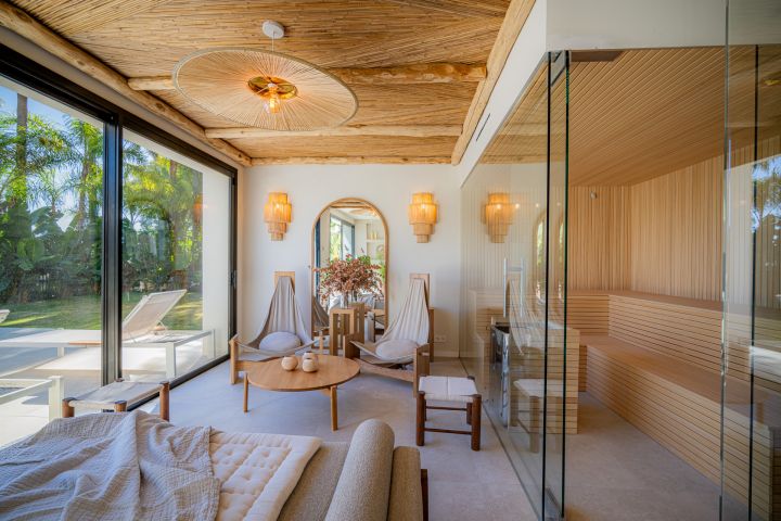 Herrojo 24 - Modern Exclusive Villa in a Gated Community in El Herrojo