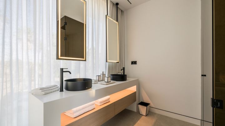 Vilas12 - Contemporary Refined Property with Panoramic Views