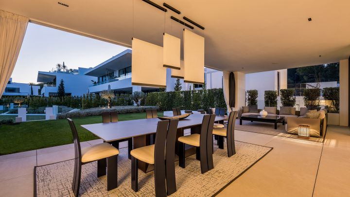 Vilas12 - Contemporary Refined Property with Panoramic Views
