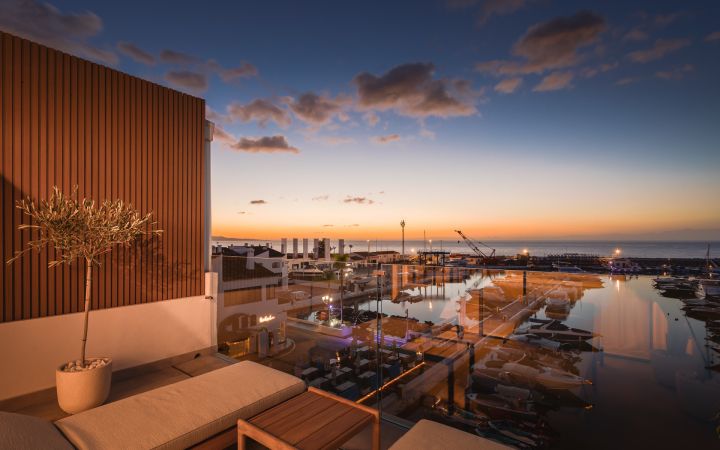 Duplex Penthouse avec 4 chambres et 4 salles de bain - Maison moderne et élégante dans une communauté fermée