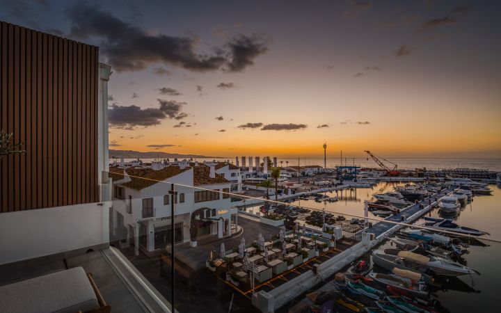Duplex Penthouse avec 4 chambres et 4 salles de bain - Maison moderne et élégante dans une communauté fermée
