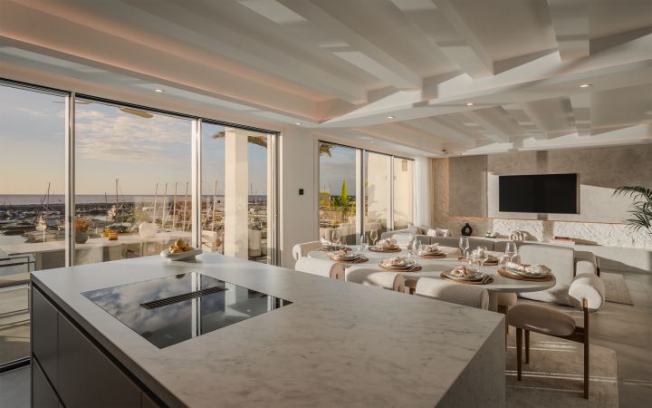 Duplex Penthouse avec 4 chambres et 4 salles de bain - Maison moderne et élégante dans une communauté fermée