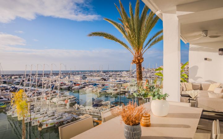 Duplex Penthouse avec 4 chambres et 4 salles de bain - Maison moderne et élégante dans une communauté fermée