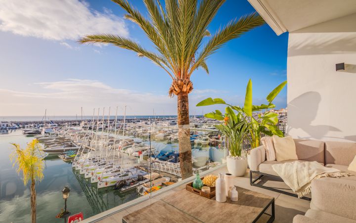 Duplex Penthouse avec 4 chambres et 4 salles de bain - Maison moderne et élégante dans une communauté fermée