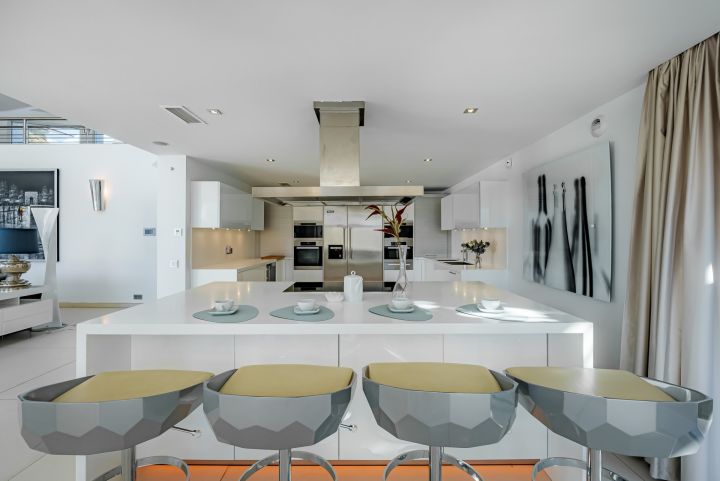 Villa in los Naranjos golf - Spacious Stylish Home with Stunning Sea Views in Los Naranjos Golf