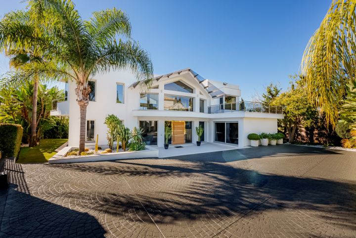 Villa in los Naranjos golf - Spacious Stylish Home with Stunning Sea Views in Los Naranjos Golf