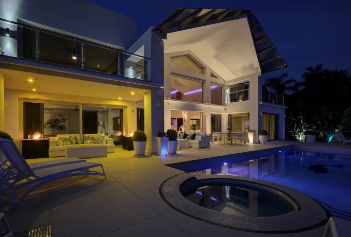 Villa in los Naranjos golf - Spacious Stylish Home with Stunning Sea Views in Los Naranjos Golf