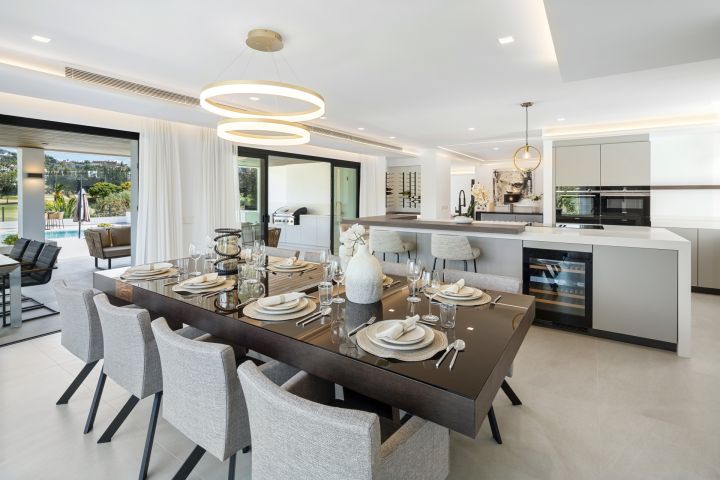 Tucan 12 - Impressive Stylish Home Frontline Golf