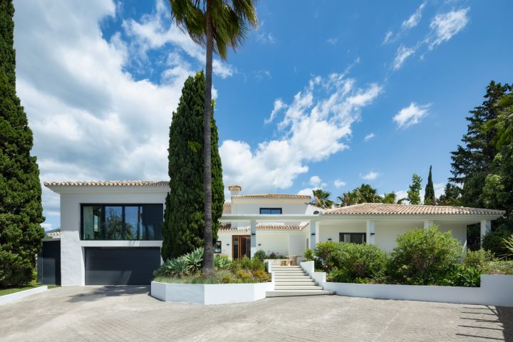 Tucan 12 - Impressive Stylish Home Frontline Golf