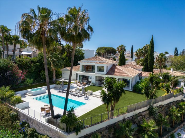 Tucan 12 - Impressive Stylish Home Frontline Golf
