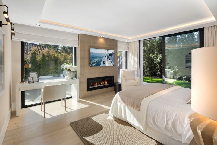Oslo 79 - Refined Upscale Property with Top-Tier Finishes in Las Brisas