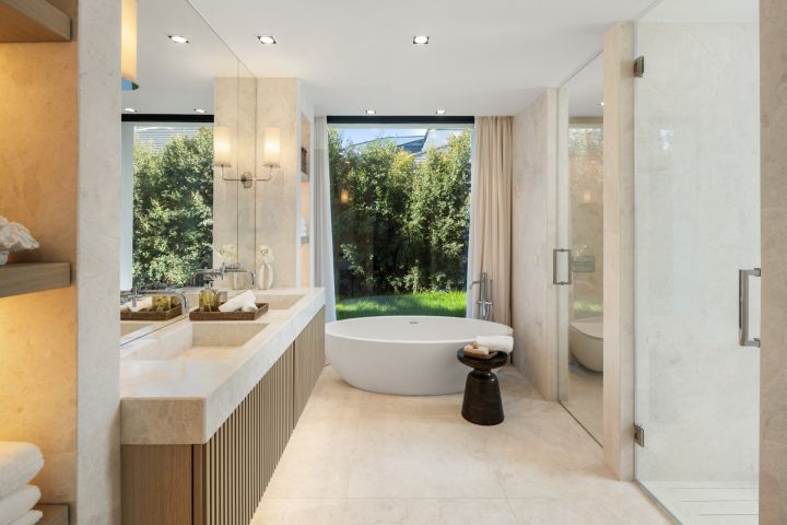 Oslo 79 - Refined Upscale Property with Top-Tier Finishes in Las Brisas