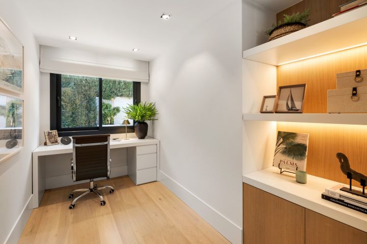 Oslo 79 - Refined Upscale Property with Top-Tier Finishes in Las Brisas