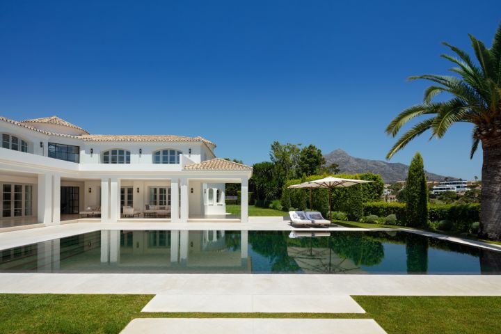 Pleyades 18 - Elegant Villa featuring Modern Design in Nueva Andalucía
