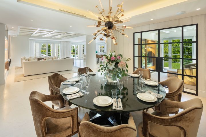 Pleyades 18 - Elegant Villa featuring Modern Design in Nueva Andalucía