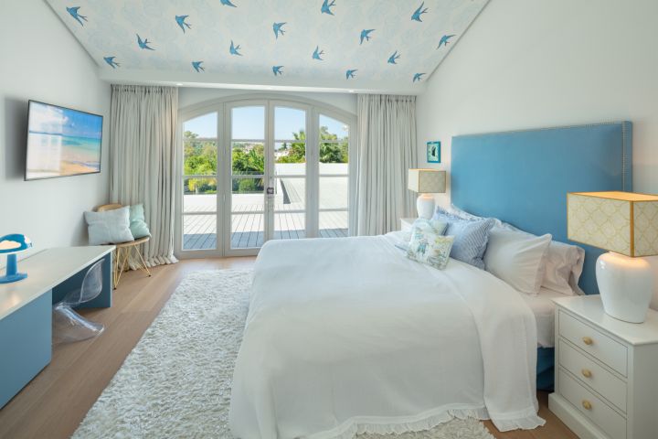 Pleyades 18 - Elegant Villa featuring Modern Design in Nueva Andalucía