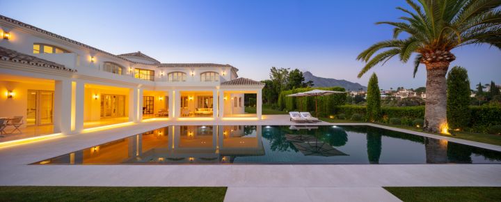 Pleyades 18 - Elegant Villa featuring Modern Design in Nueva Andalucía