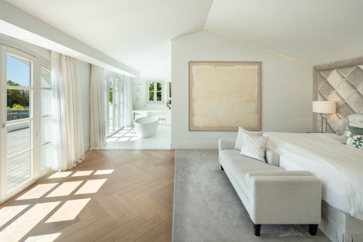 Pleyades 18 - Elegant Villa featuring Modern Design in Nueva Andalucía
