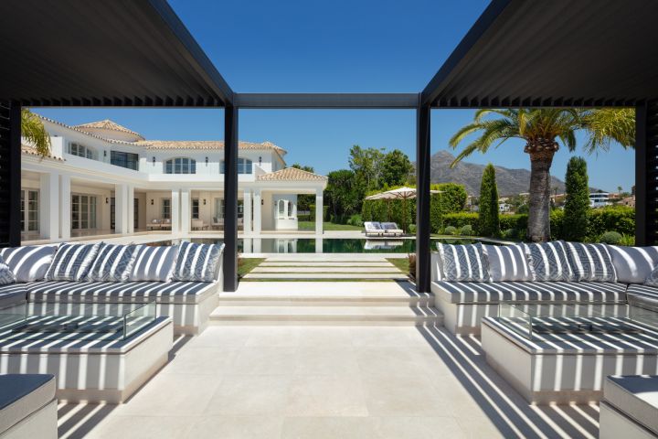 Pleyades 18 - Elegant Villa featuring Modern Design in Nueva Andalucía